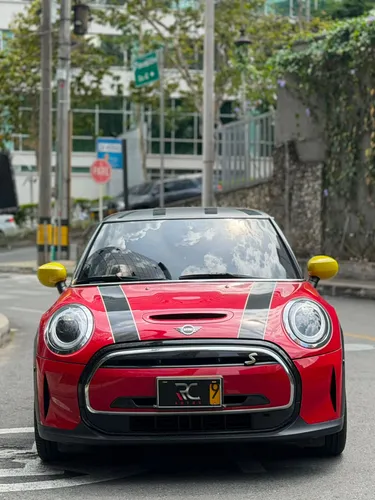 Mini Cooper SE Iconic