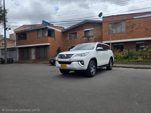 Toyota Fortuner SW4 Street