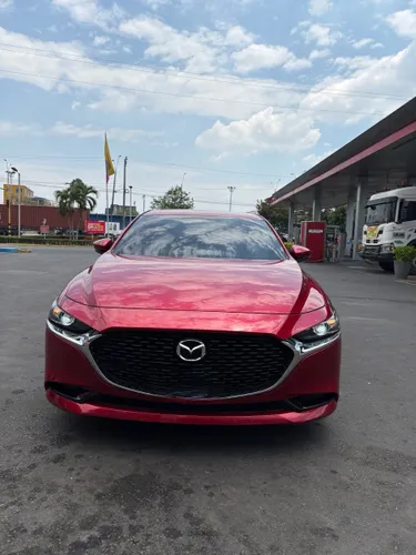 Mazda 3 touring modelo 2023