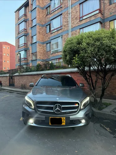 Mercedes Benz GLA 200