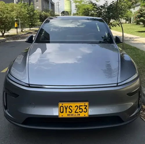 Tesla MODEL Y 0.0 Rwd