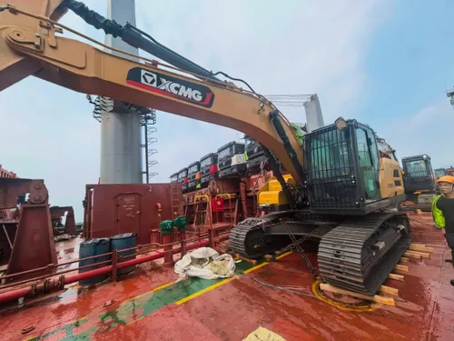 EXCAVADORA XCMG XE215GA   NUEVA  ALTO RENDIMIENTO  LISTA PARA TRABAJAR