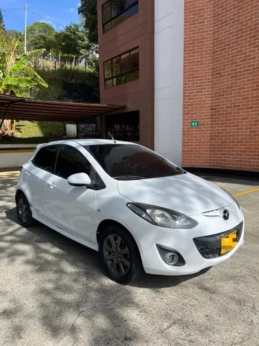 Mazda 2 AT