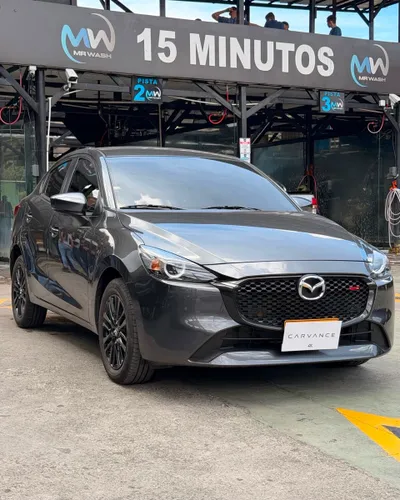 Mazda 2 Touring sedan 2026