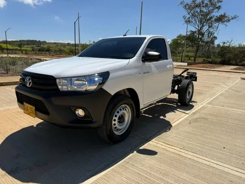 Toyota hilux chasis 2027 0 km 4x4 diesel