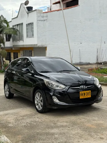 HYUNDAI i25 GLS 1.6 2014