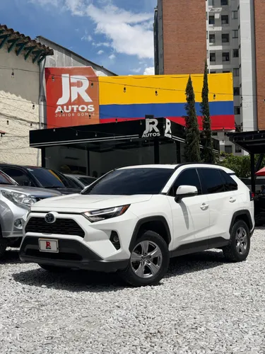 TOYOTA RAV4 XLE 2022
