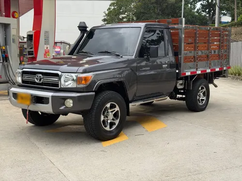 Toyota Land Cruiser 79