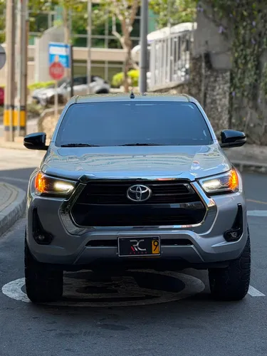 Toyota Hilux SRX