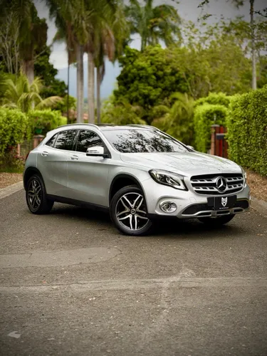 MERCEDES BENZ GLA 200 URBAN PLUS