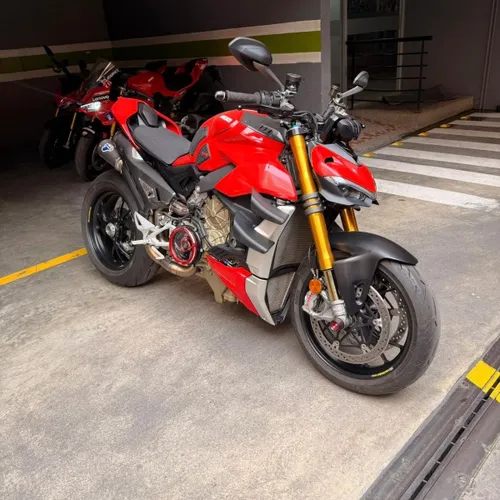 Ducati Streetfighter V4s