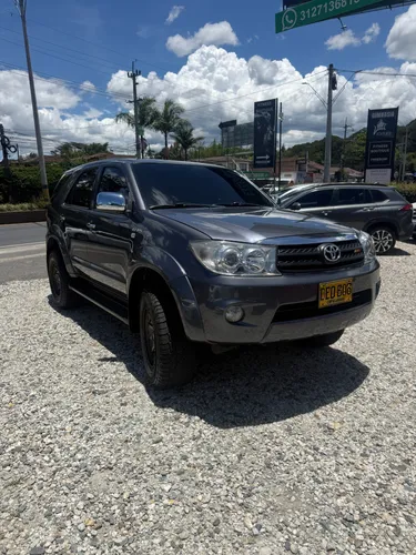 Toyota Fortuner 2.7