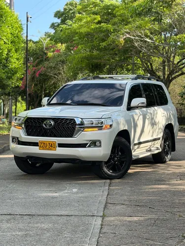 Toyota Sahara LC 200 2015 versión Europea diesel