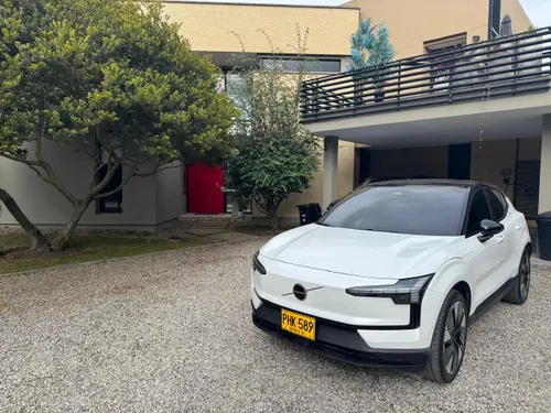 Volvo EX30 Ultra Electrico 2025 con solo 7.600 km es una excelente oportunidad