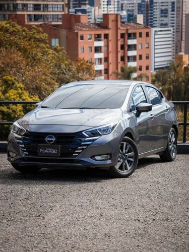 Nissan Versa Advance 2025