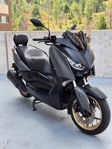 YAMAHA XMAX 300