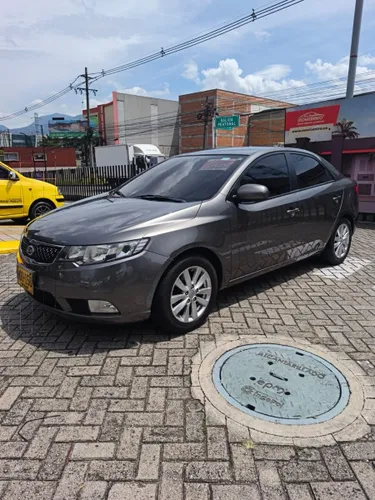 KIA CERATO FORTE 2011