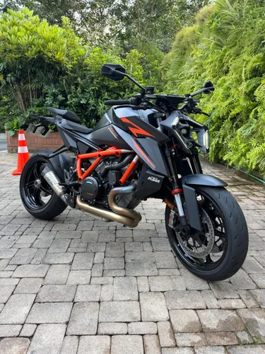 KTM 1390 Súper Duke 2024 4000km