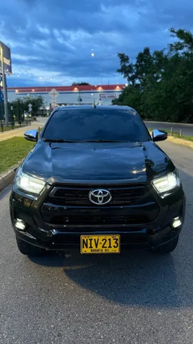 TOYOTA HILUX 2.4 DIÉSEL 4X4 AUTOMÁTICA  MODELO 2023
