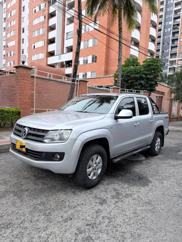 Volkswagen Amarok Comfortline 4x4 Diesel MT - 2013