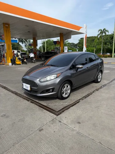 Ford Fiesta SE 1.6cc 2014