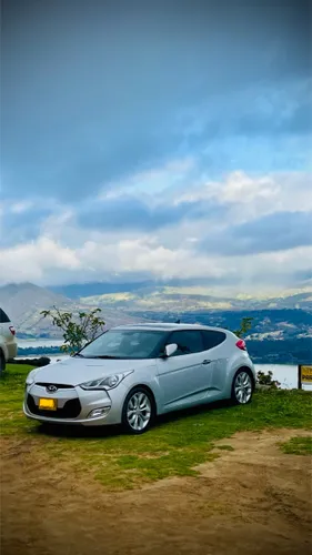 HYUNDAI VELOSTER PREMIUM 1.6 MECÁNICO  2013