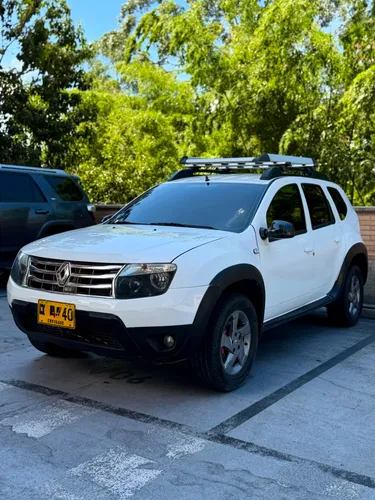 Renault Duster 2016 salvamento