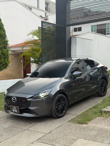 Mazda 2 grand touring 2025