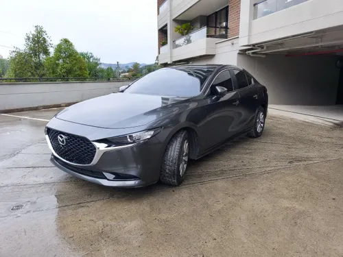 Mazda 3 Touring Híbrido 2024