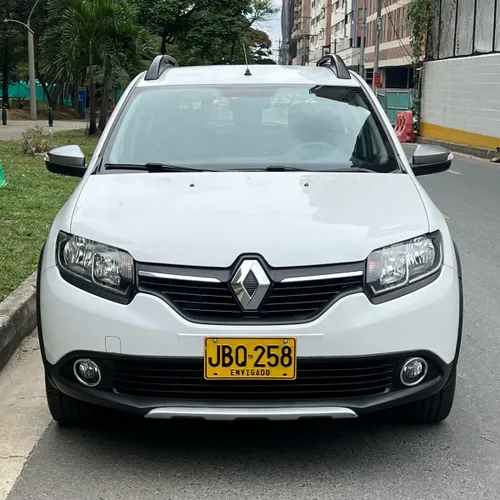 Renault stepway Dynamique 2.0 Mecánico Modelo 2017 con 34.900 kms