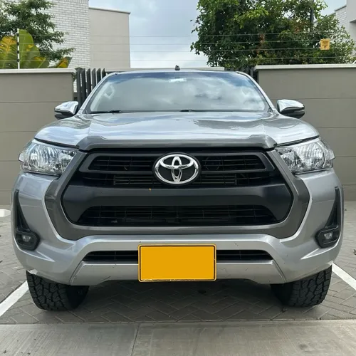 Toyota Hilux 2.4 automática