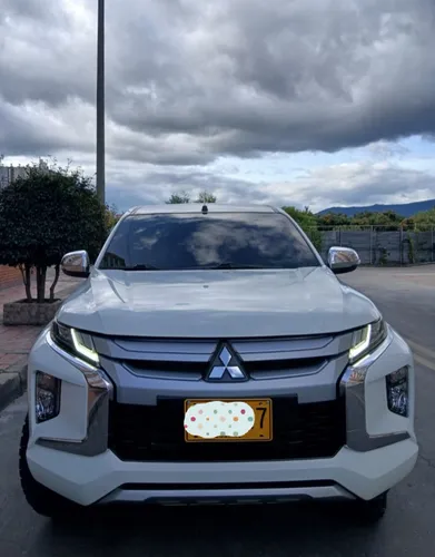 Mitsubishi L200 GLS automática full equipo
