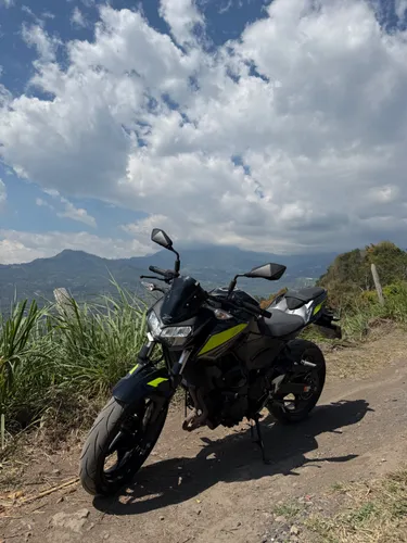 Kawasaki Z400 2022