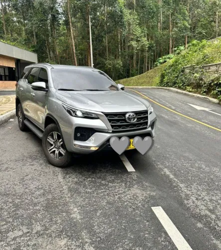 Toyota Fortuner SR 2400
