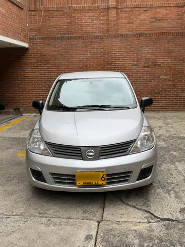 Nissan Tiida Miio 1.8cc modelo 2012