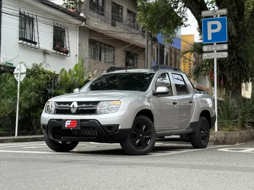 RENAULT OROCH ZEN 4X2 2019