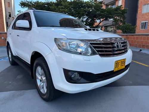 Toyota Fortuner 2016 3.0 diésel 4x4 AT SRV