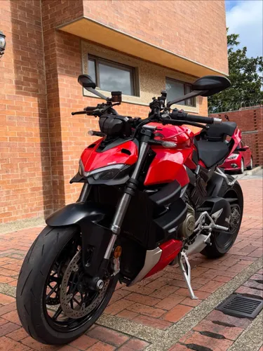 Ducati Streetfighter V4