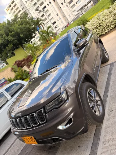 Jeep gran cherokee limited 2021
