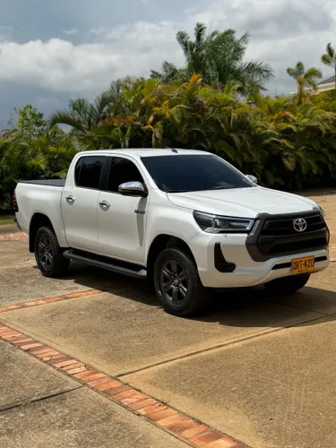 Toyota Hilux 2.4Diesel AT 4x4