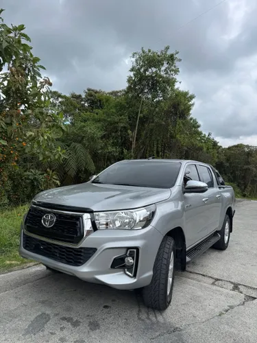Toyota Hilux Srv Automática 2.8