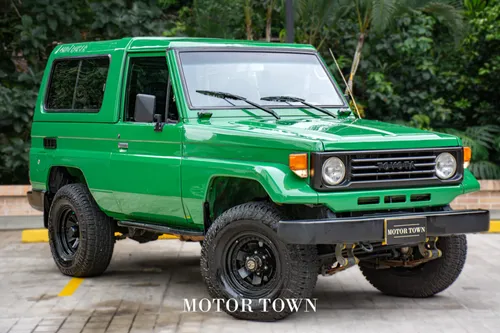Toyota Land Cruiser FZJ70 1994