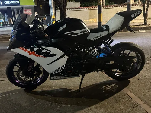 KTM RC 200 MUY CONSENTIDA