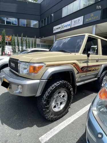 TOYOTA LAND CRUISER GRJ71L Macho