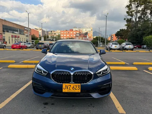BMW 118i Hatchback 2022  Azul Metalizado