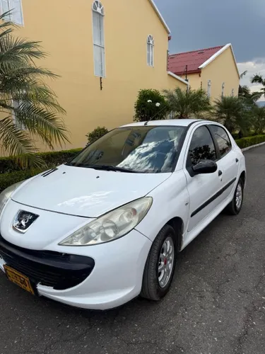 PEUGEOT 207  2009