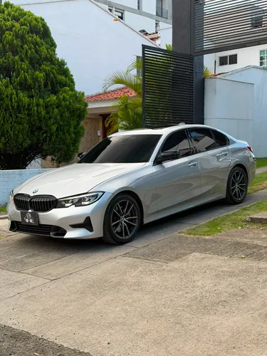 BMW 330i  2020