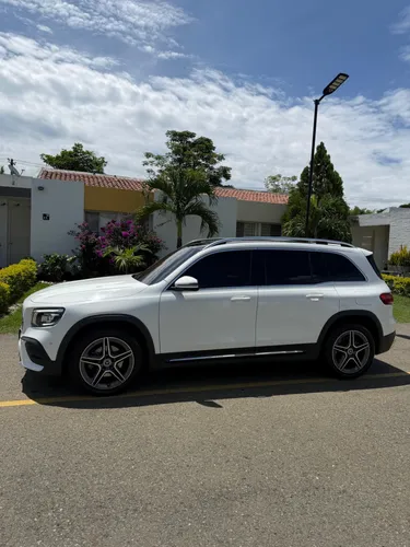 Mercedes Benz amg line GLB200 2023