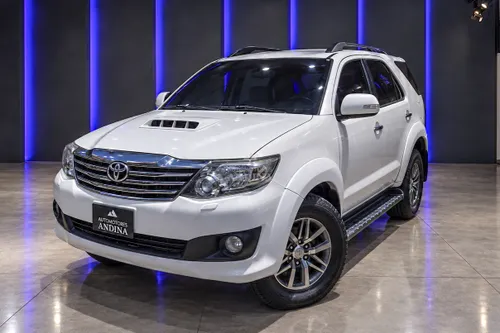 TOYOTA FORTUNER SR5 AT 3000CC TD 4X4 2014