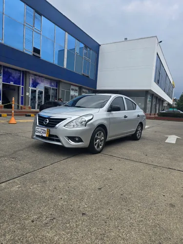 nissan versa v drive at conect poco km escribir al whatsapp